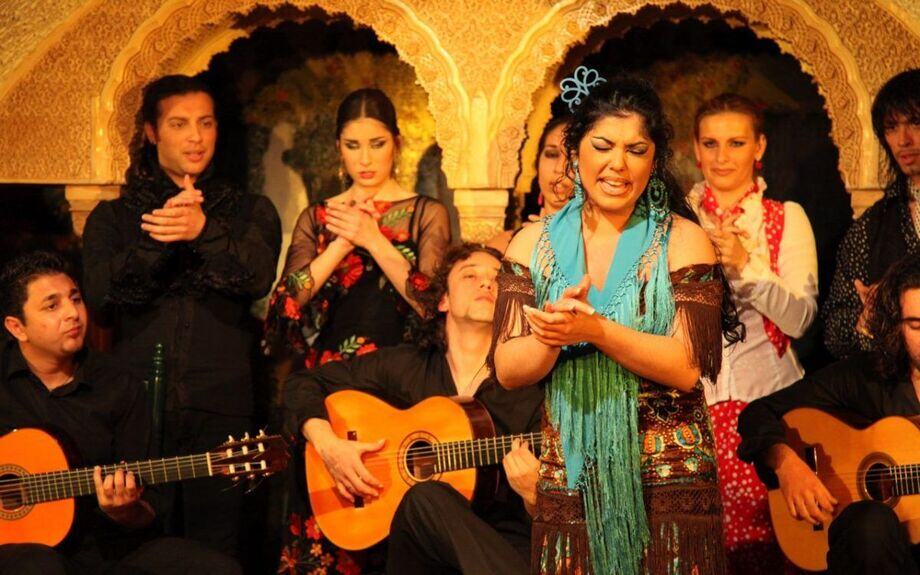 Flamenco dancers performing in Sacromonte
