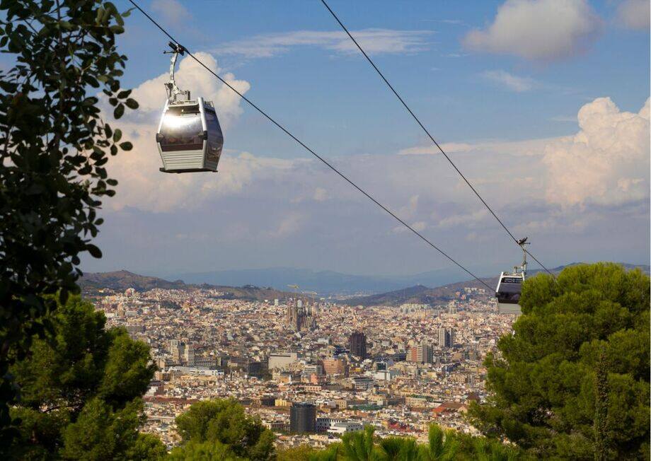 Enjoy amazing panoramic views of Barcelona from the Montjuïc cable car.