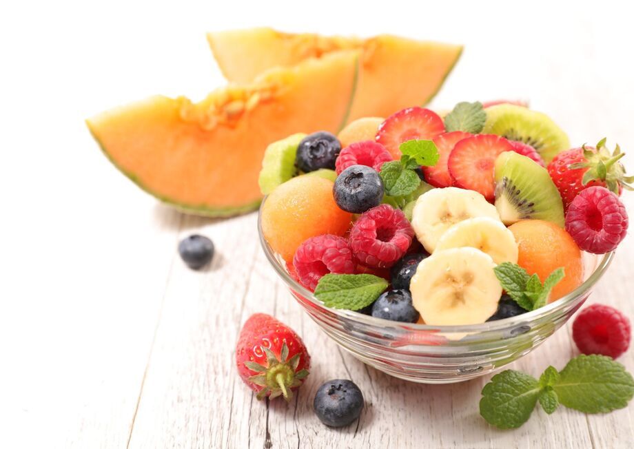 Enjoy fruit salad! A natural, fresh and ideal dessert all year long by choosing fruits depending on the season.