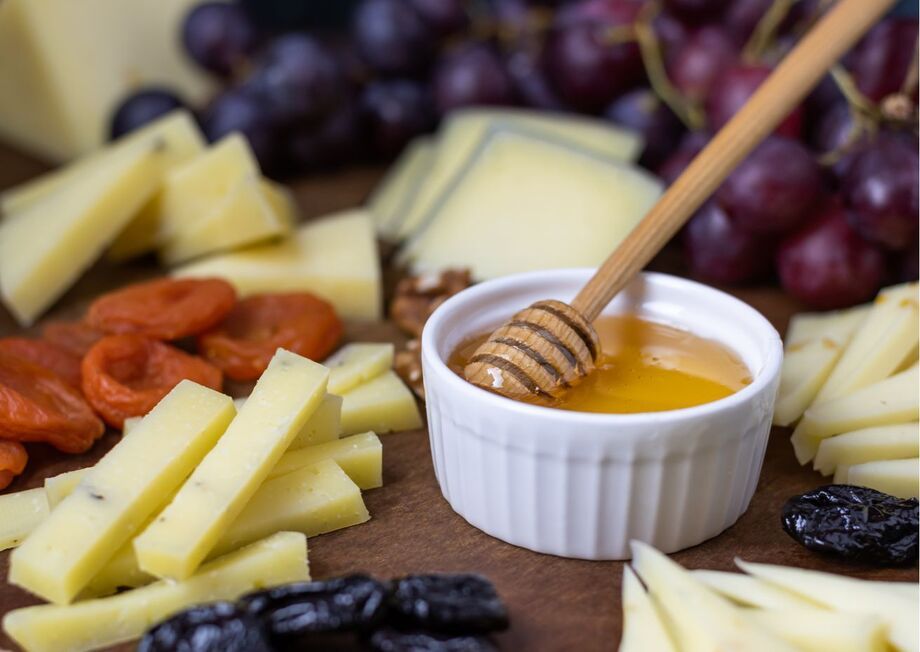 A good combination of manchego cheese and the sweetness of honey.