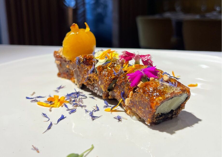 Chef Carlos Gumiel prepares a spectacular dish with Deliart Idiazabal cheese.