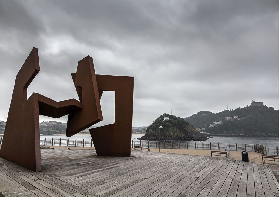 Peine del Viento is a set of three sculptures located where the city ends and the sea begins.