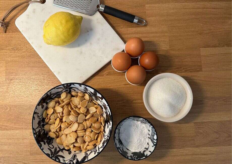 The cake has a high almond content which makes it an important source of protein and healthy fats.
