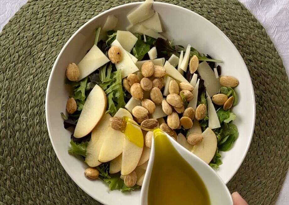 Earlier, we prepared a blend of vinegar and extra virgin olive oil.
