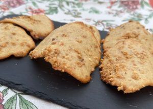 Tejas de Almendra – elegance in every bite.