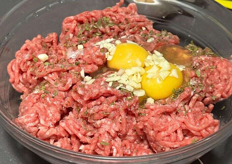 Mix the ingredients well with your hands.