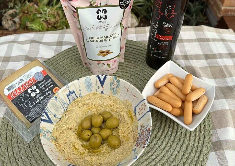 Spanish olive tapenade meets smoky Idiazabal and crunchy almonds.