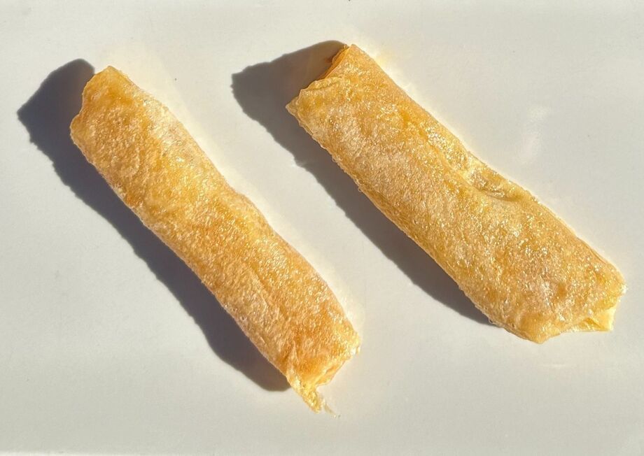 Easy appetizer made with rice paper and Idiazabal cheese